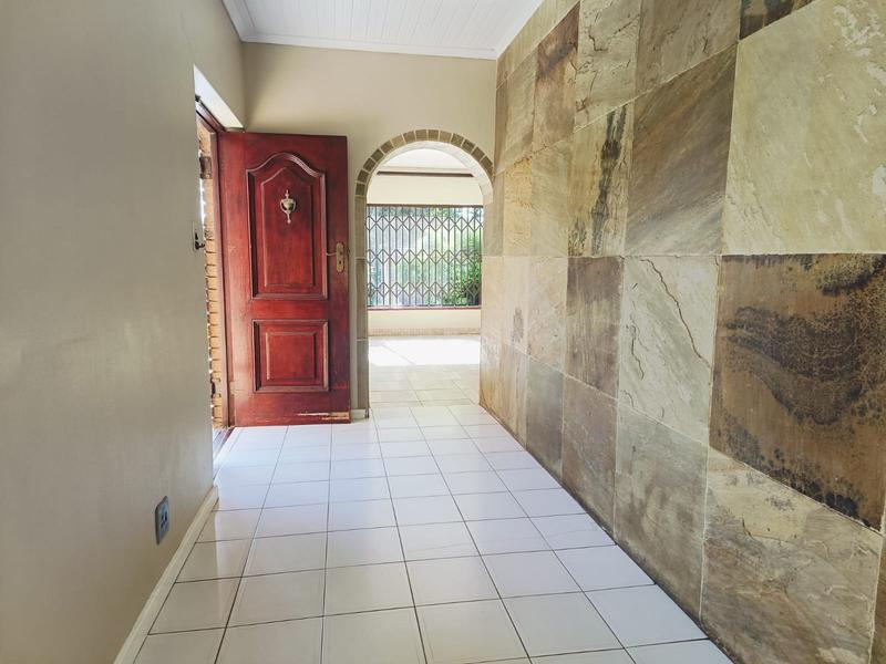 4 Bedroom Property for Sale in Schoongezicht Western Cape